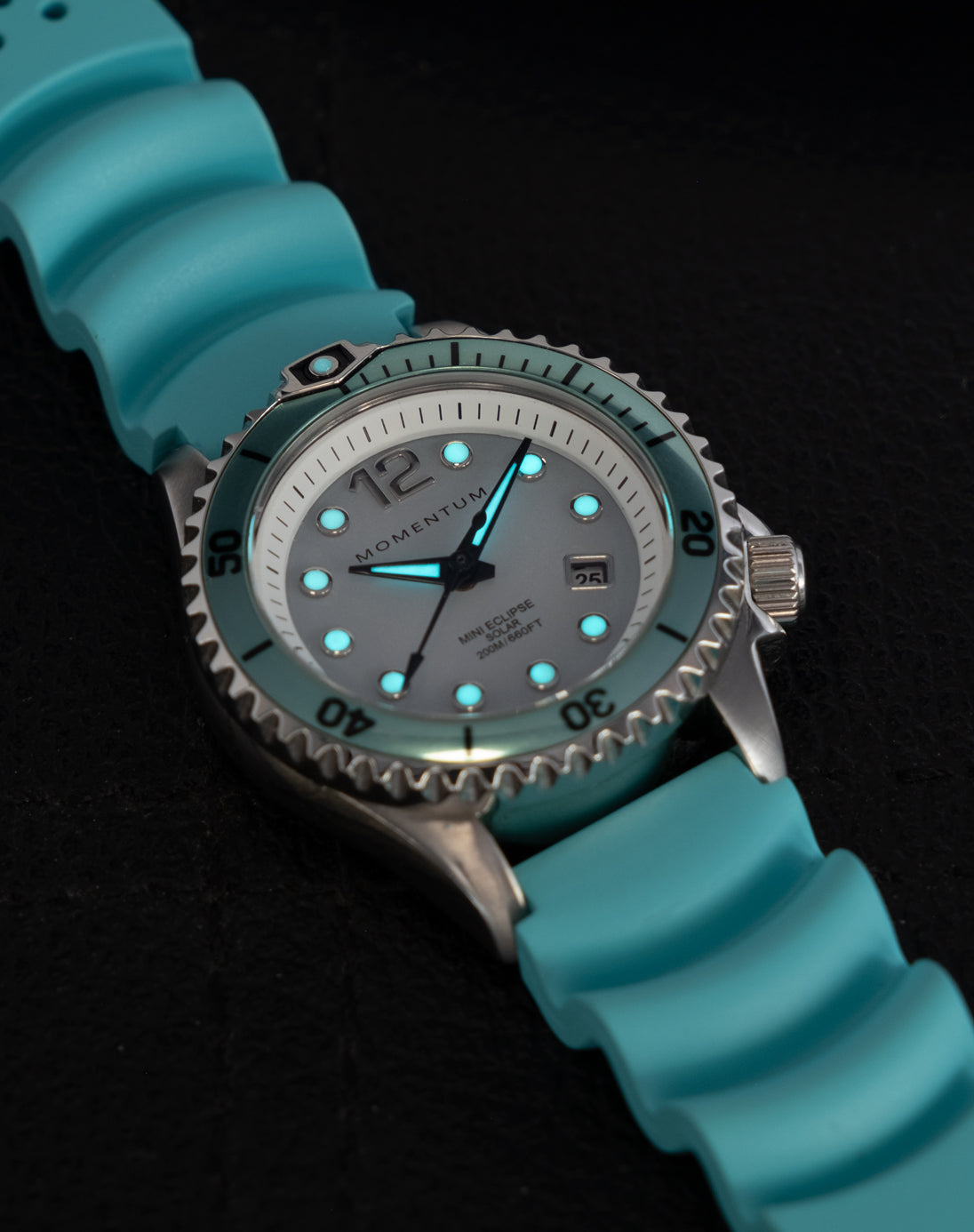 Momentum Mini Eclipse Solar - Aqua Bezel