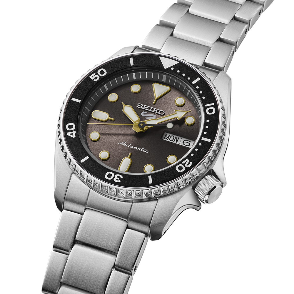 Seiko 5 Sport 38mm - ‘Street Stonewash’