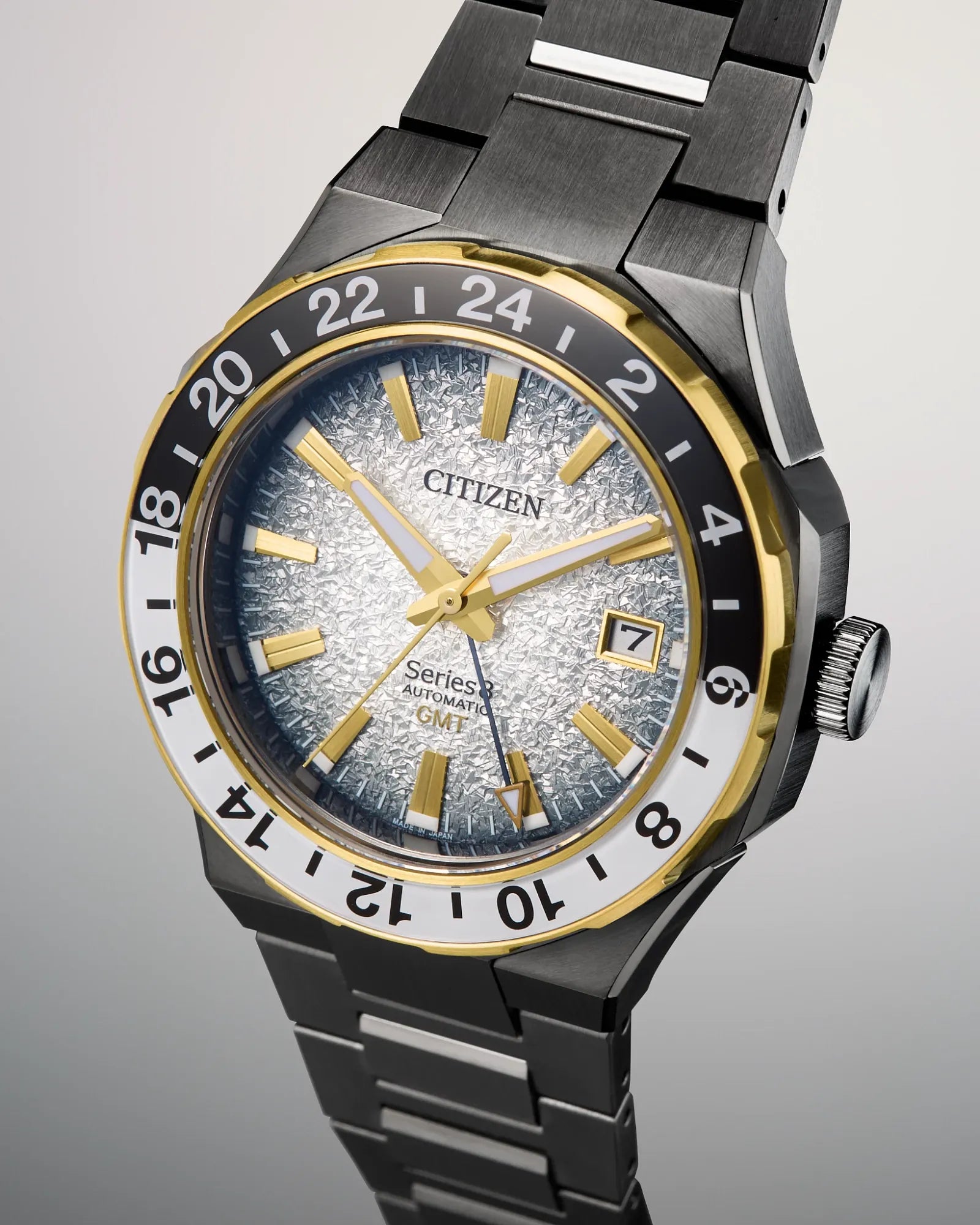 Citizen Series 8 - 880 GMT Automatique - Ton Or Rose 
