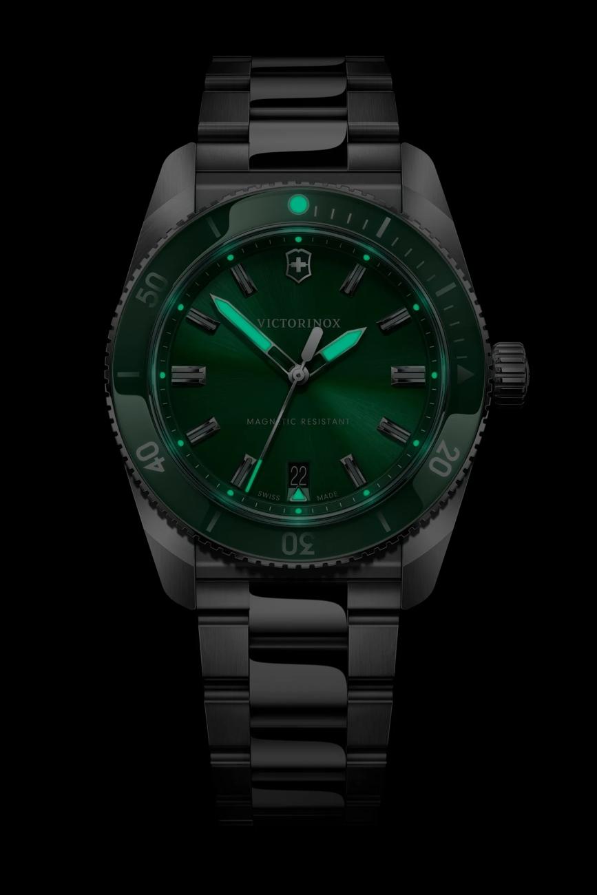 Victorinox Watch - Maverick 39mm - Green Dial