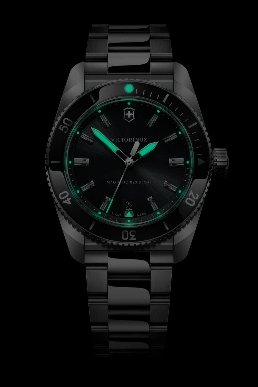 Victorinox Maverick 242097 39mm quartz watch with black dial and stainless-steel bracelet
