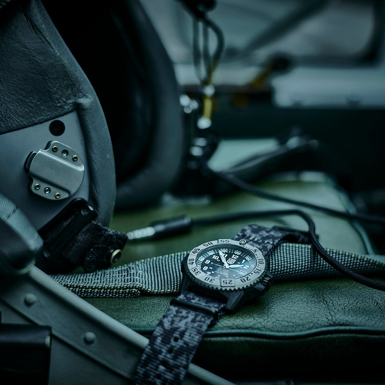 Luminox Navy Seal Watch - 3350 MIL-SPEC Series - 3351.1.SET