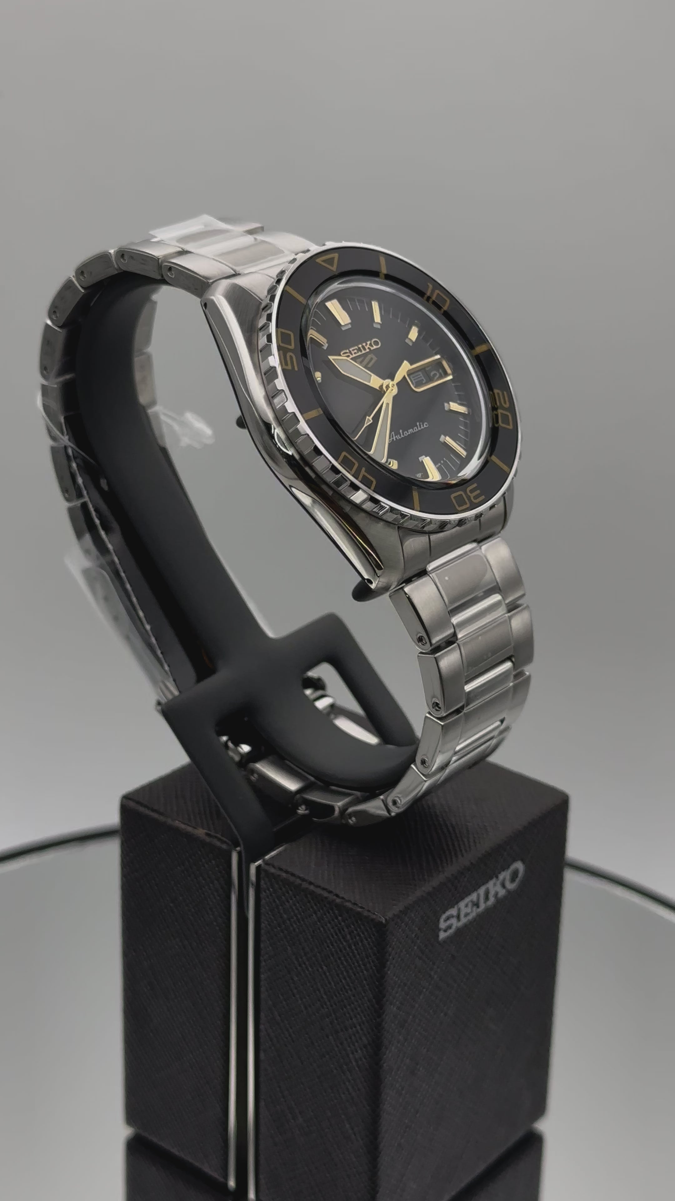 Seiko 5 Sport - Série SKX - SNZH5 Blacktone Redux