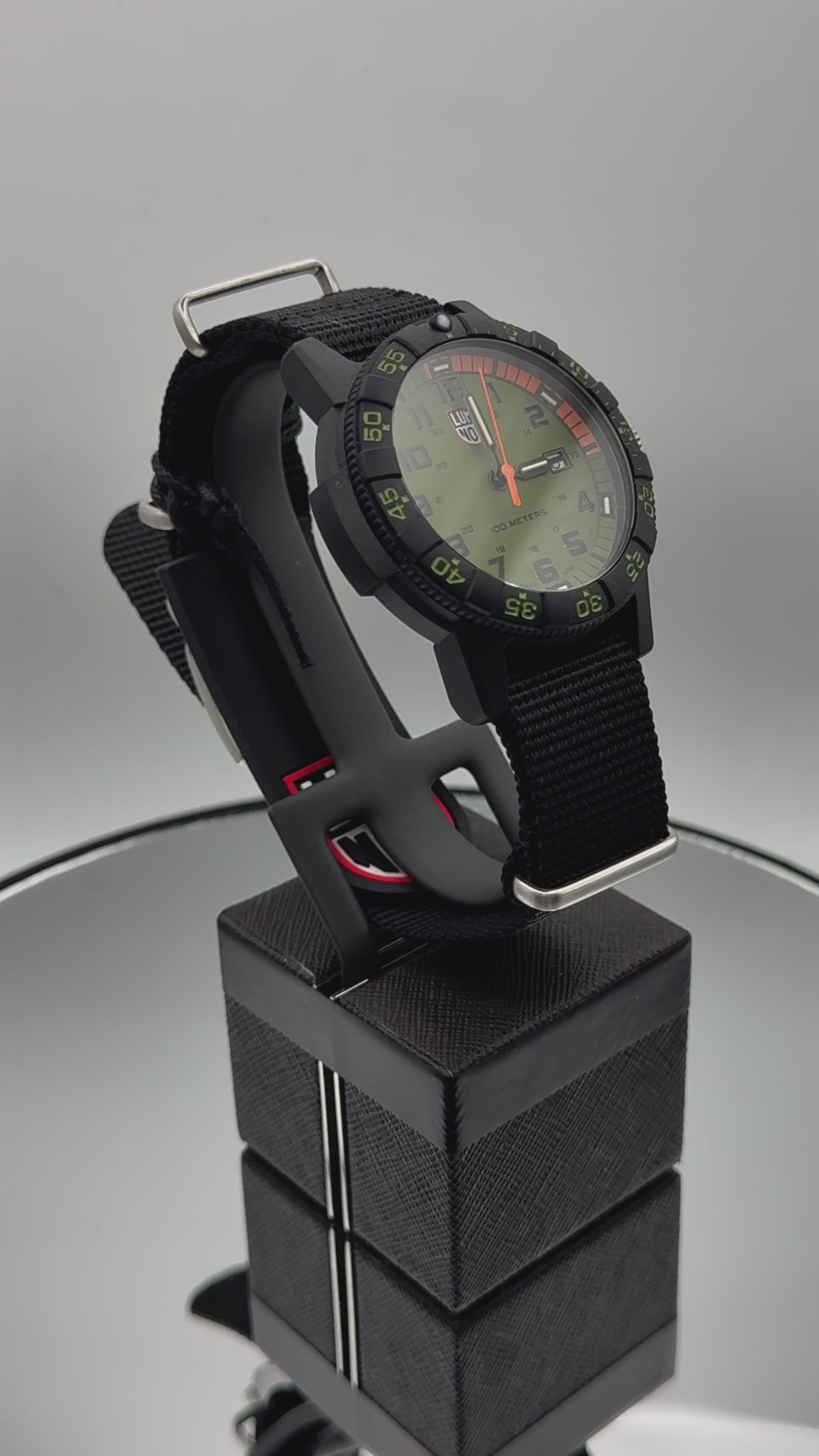 Montre Luminox Navy Seal - Tortue de mer géante série 0320 - Vert/Orange