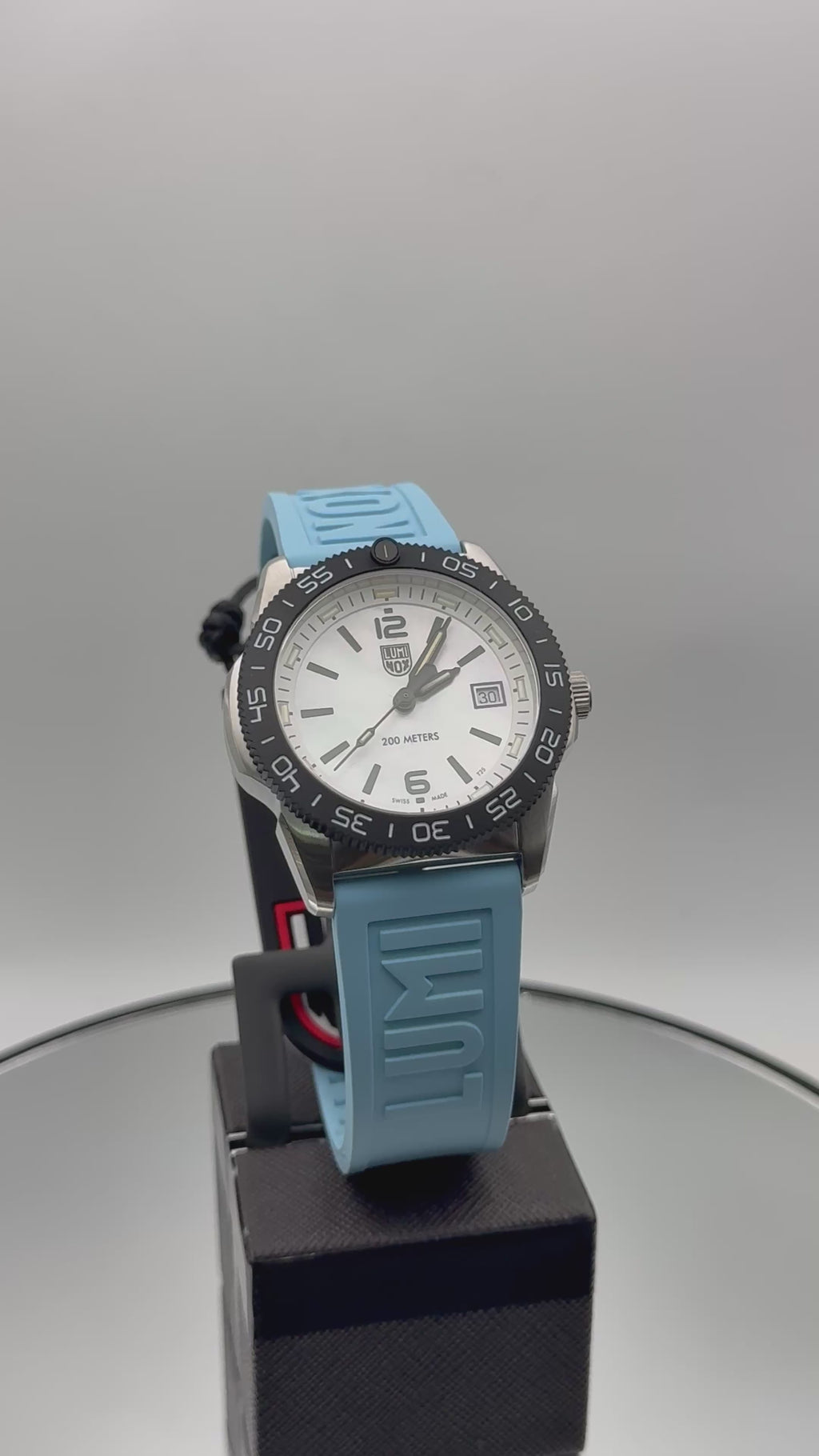 Luminox - Pacific Diver Ripple 39mm - MOP Dial