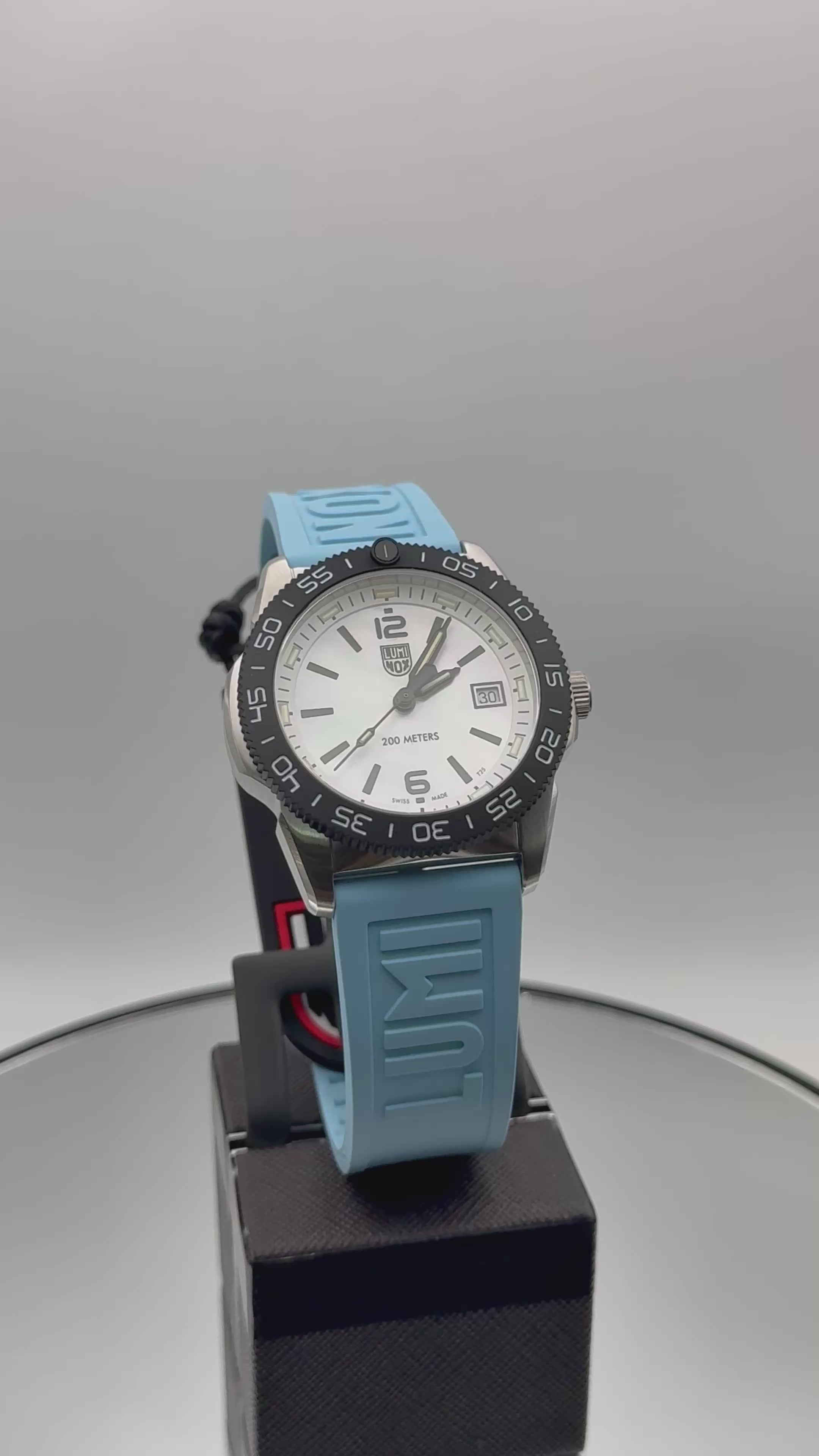 Luminox - Pacific Diver Ripple 39mm - MOP Dial
