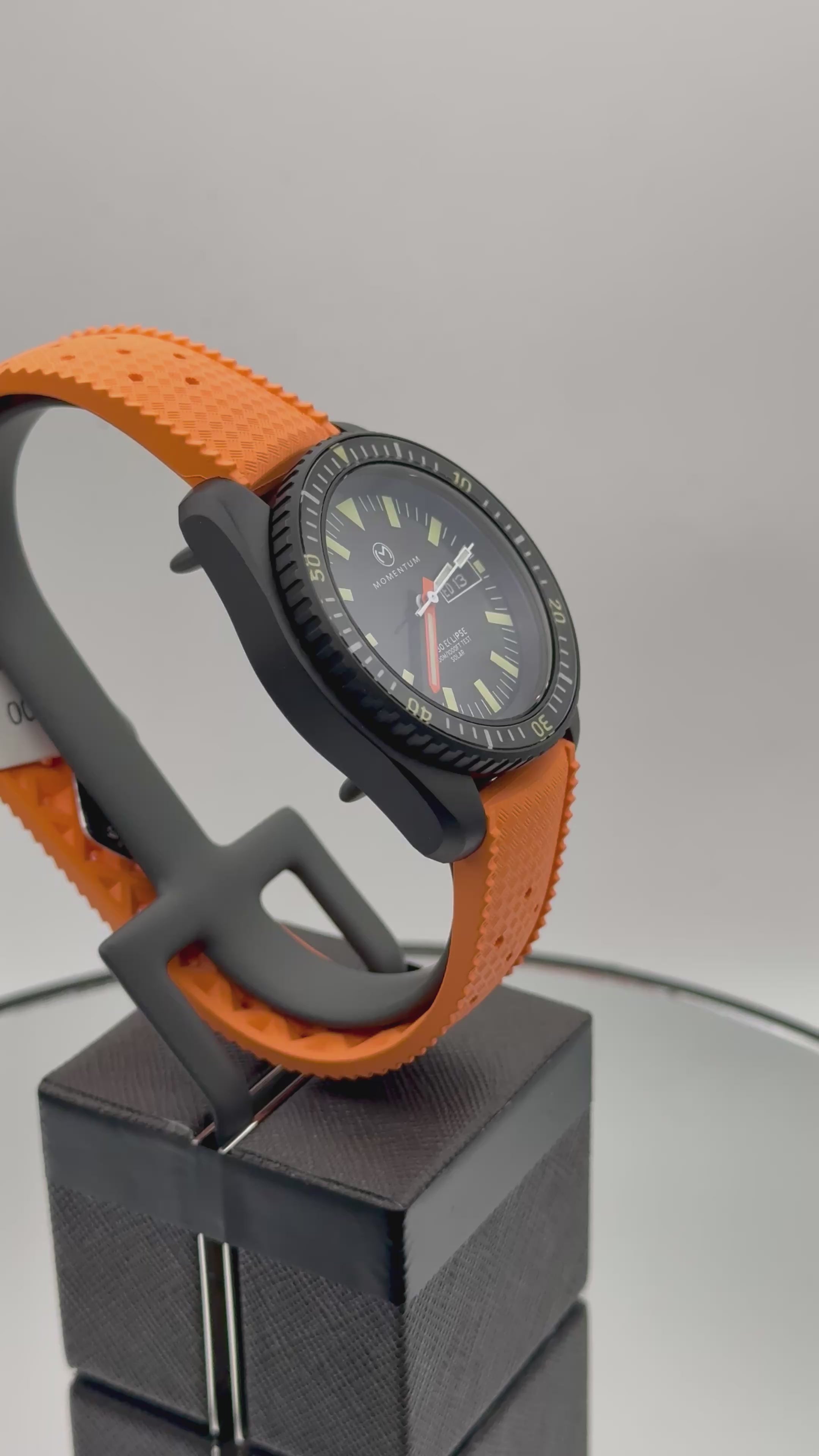 Momentum SQ30 Eclipse Solar - Black Steel