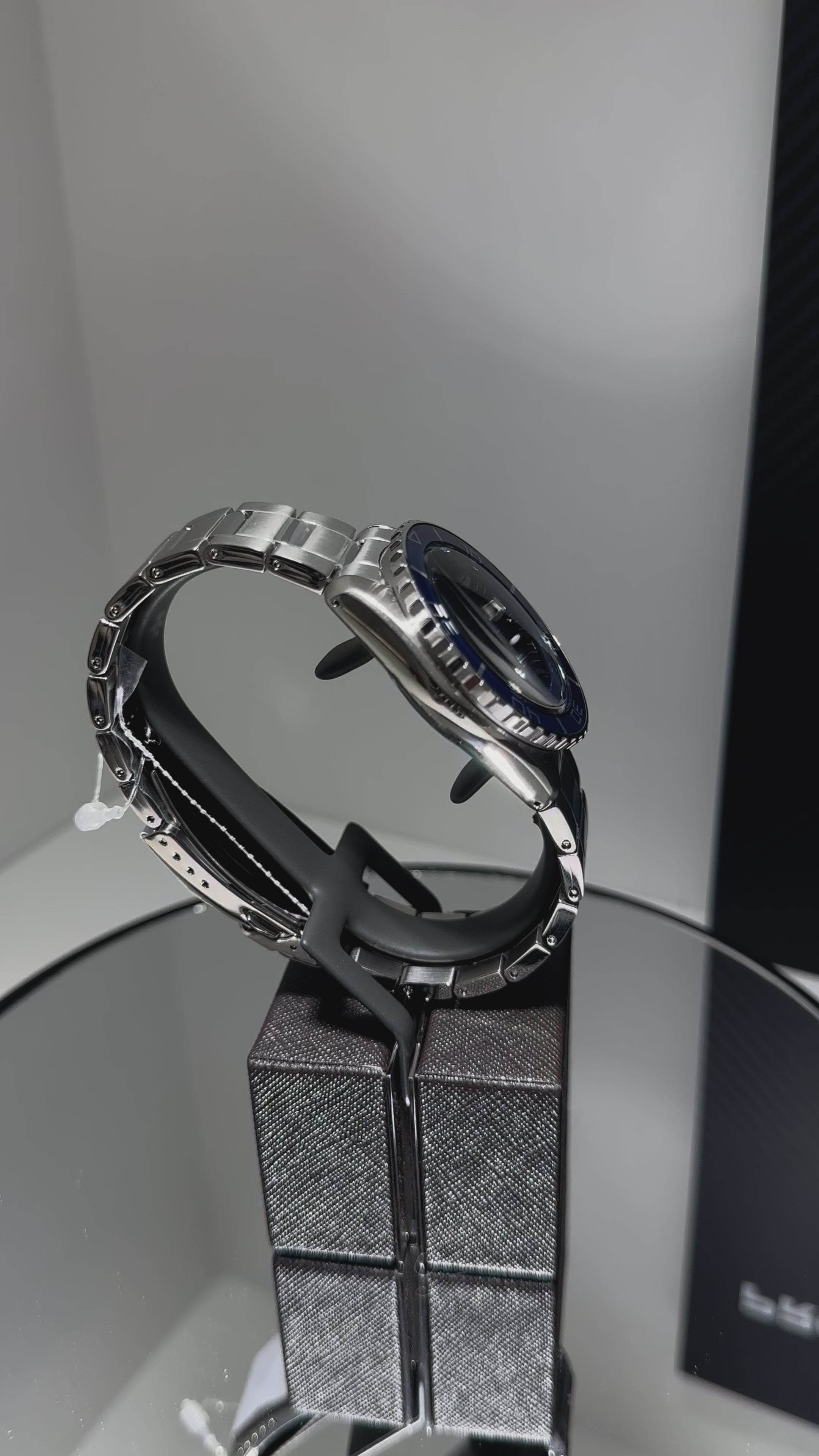 Seiko 5 Sport - SKX Series - SNZH5 Bluetone Redux