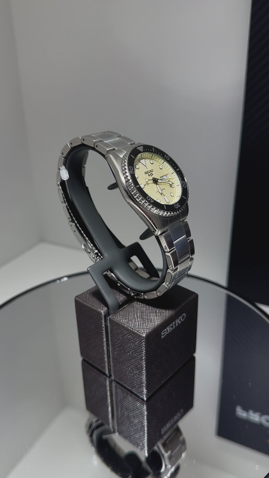 Seiko 5 Sport 38mm - 'Midi' Mono