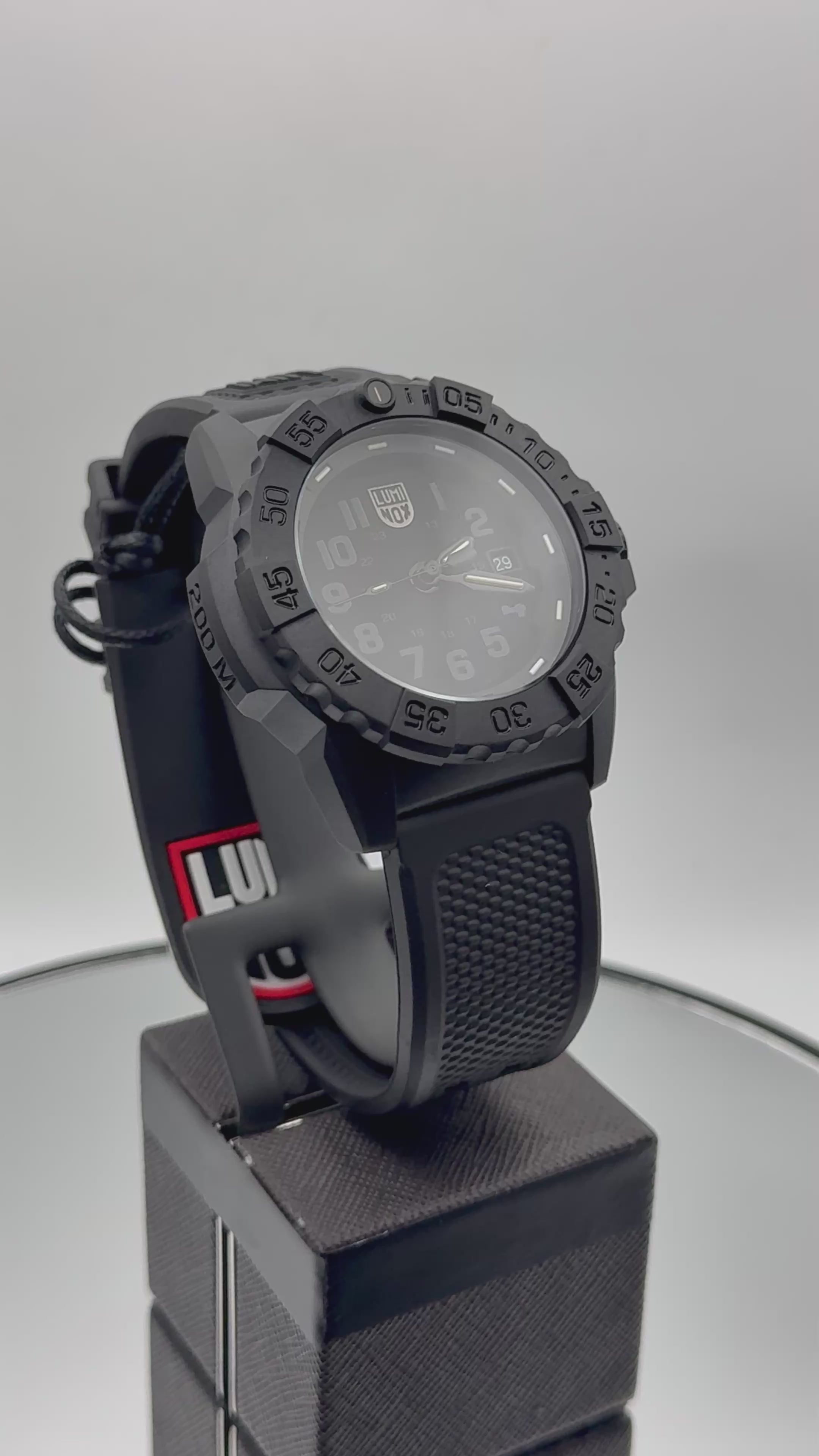 Montre Luminox Navy Seal - Série 3500 « Black Out »