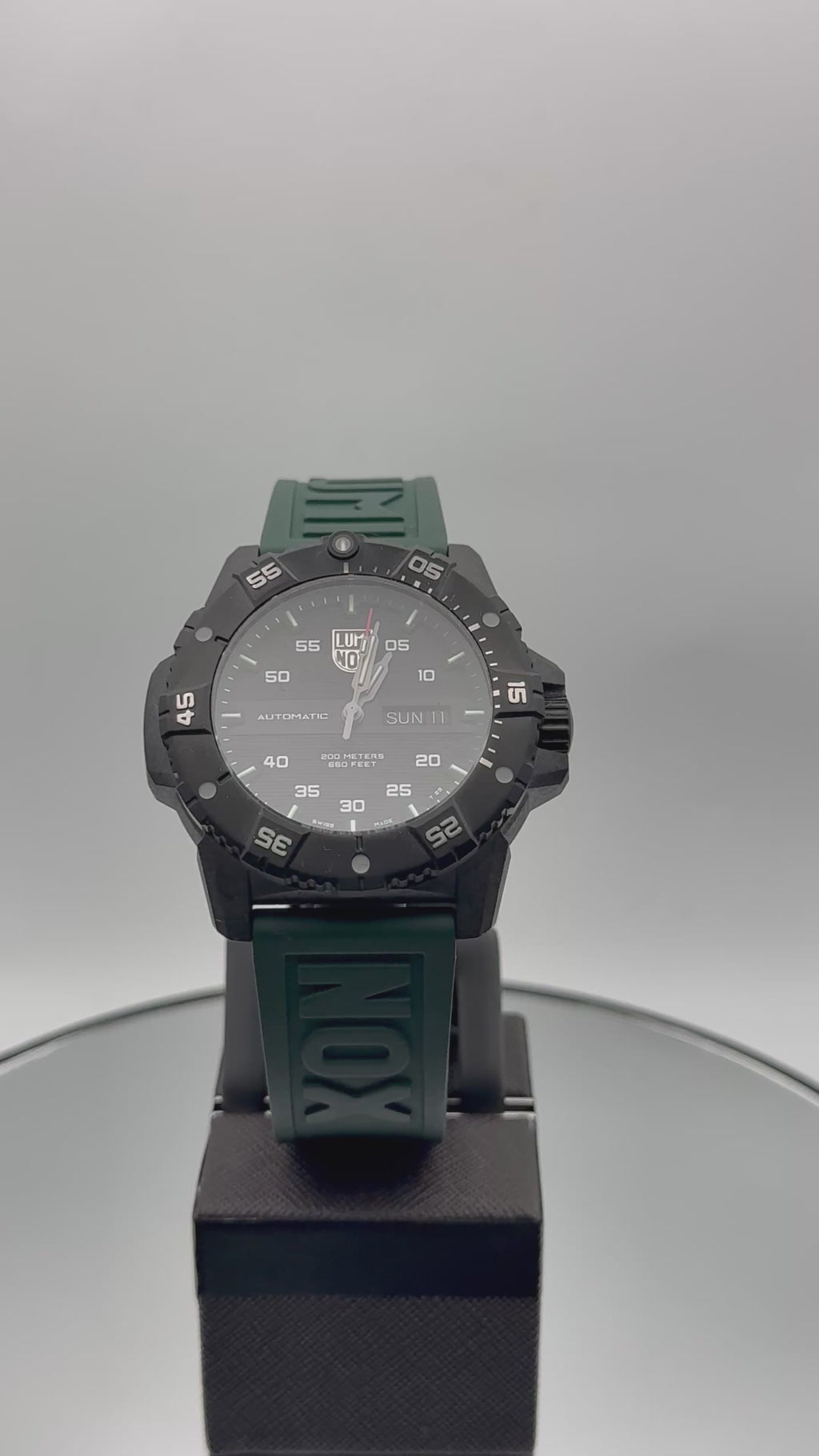 Montre Luminox Navy Seal - Série Master Carbon Automatic