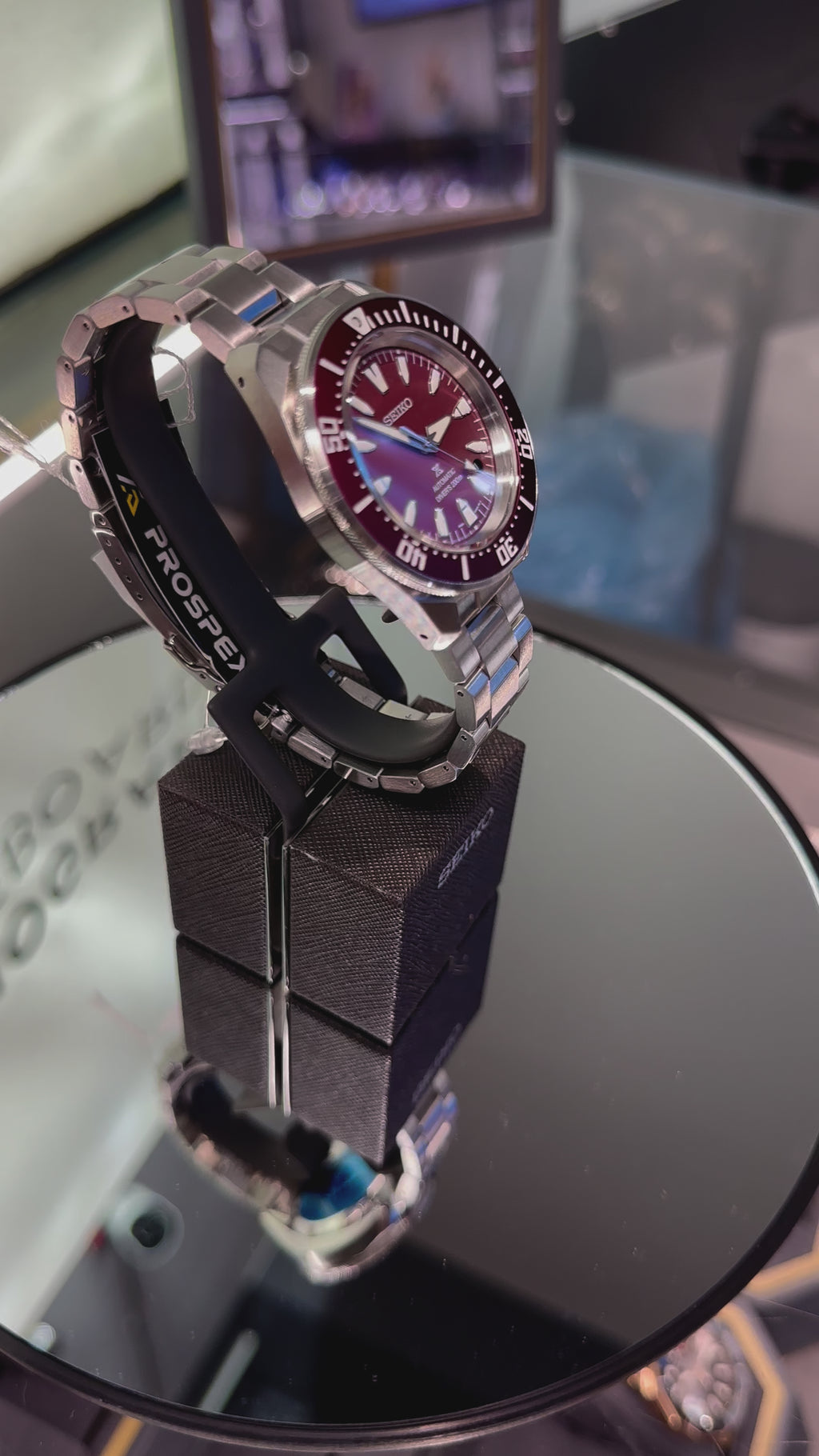 Seiko PROSPEX ਸਮੁਰਾਈ - ਲਾਲ 'ਸ਼ੋਗ-ਉਰਾਈ' 