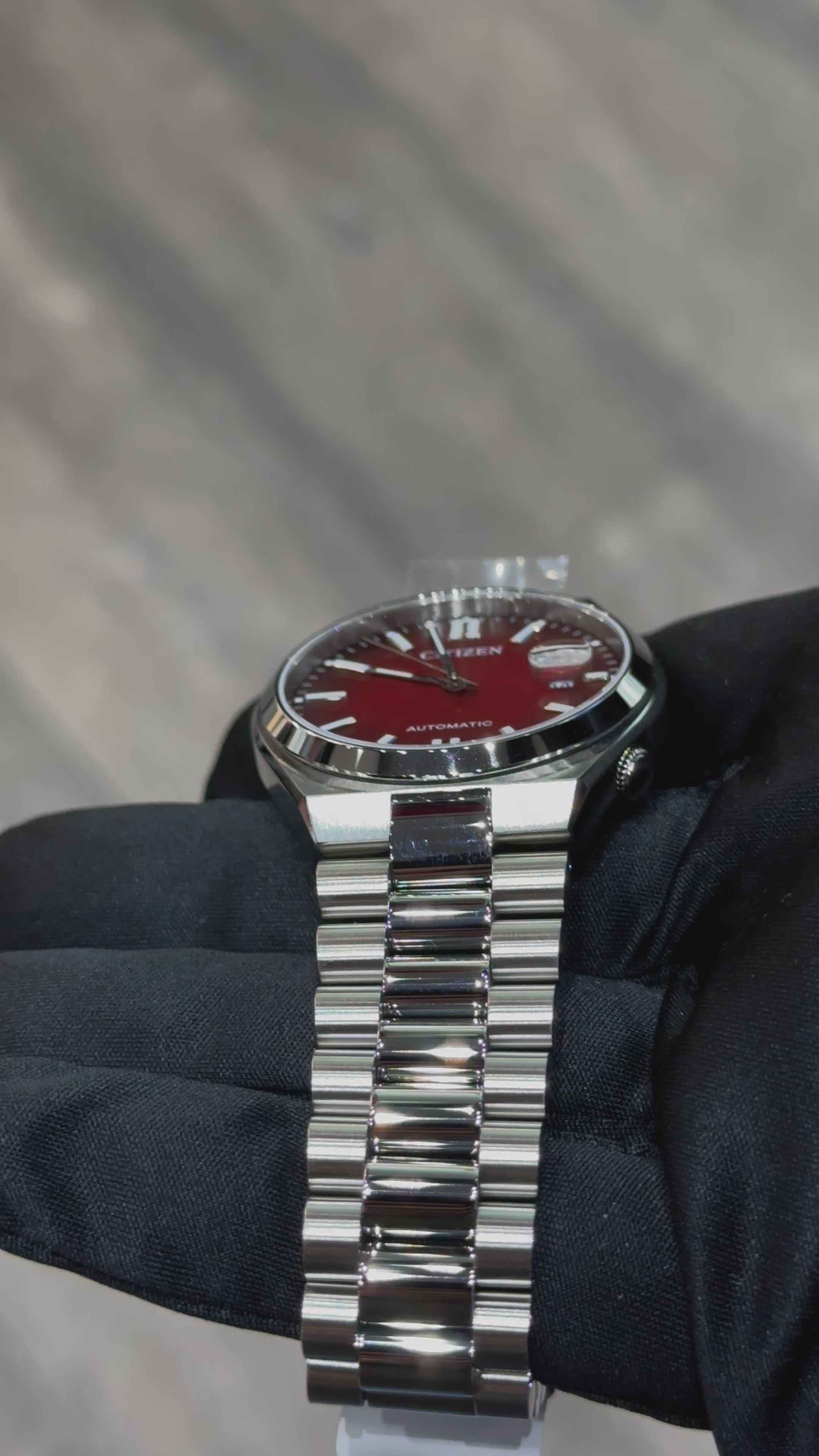 Citizen Automatic - 'TSUYOSA' - Rayon de soleil rouge 