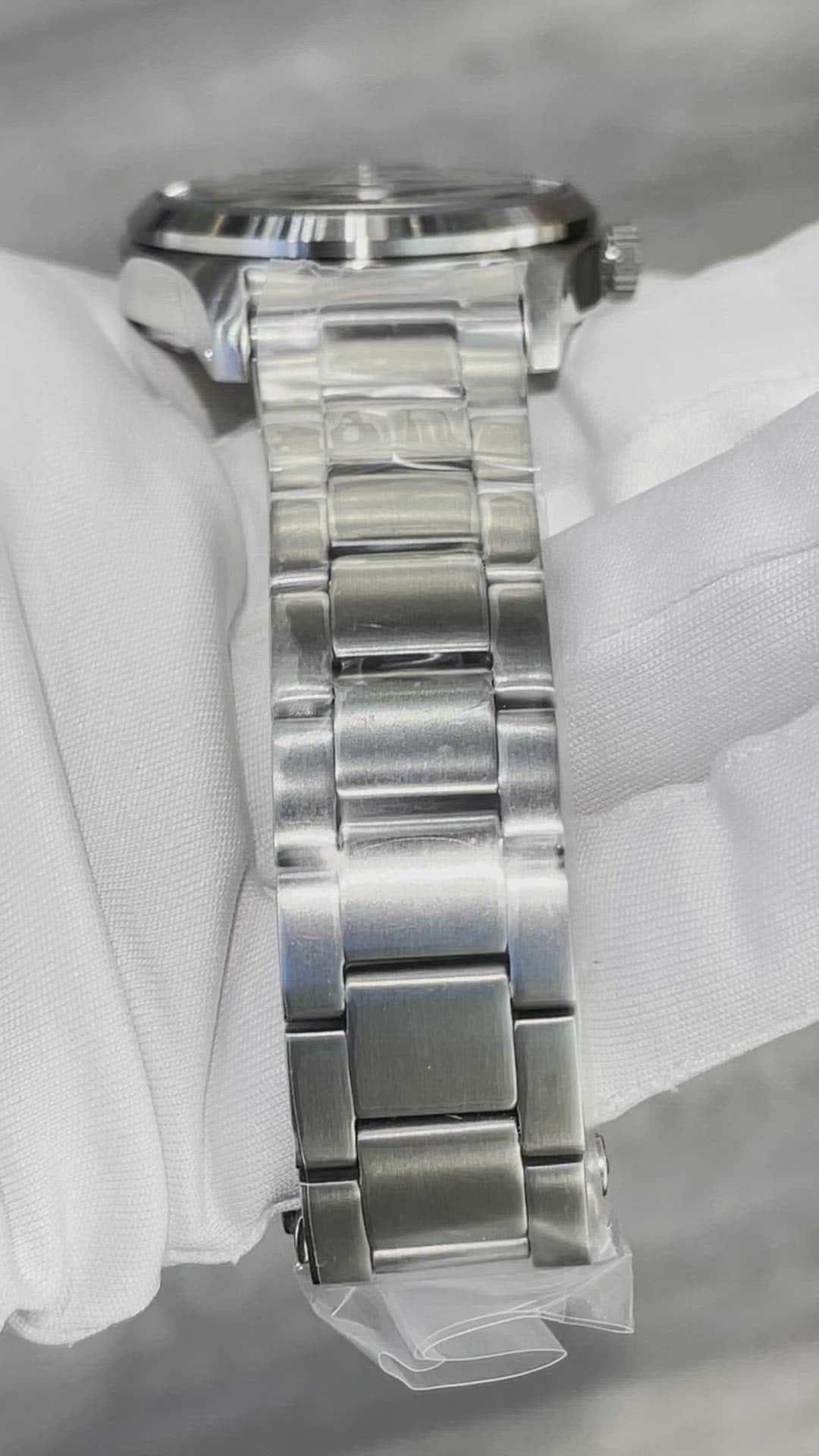 ਸੀਕੋ 5 ਸਪੋਰਟ - ਬਲੈਕ ਡਾਇਲ ਦੇ ਨਾਲ ਮਿਲਟਰੀ ਸੀਰੀਜ਼