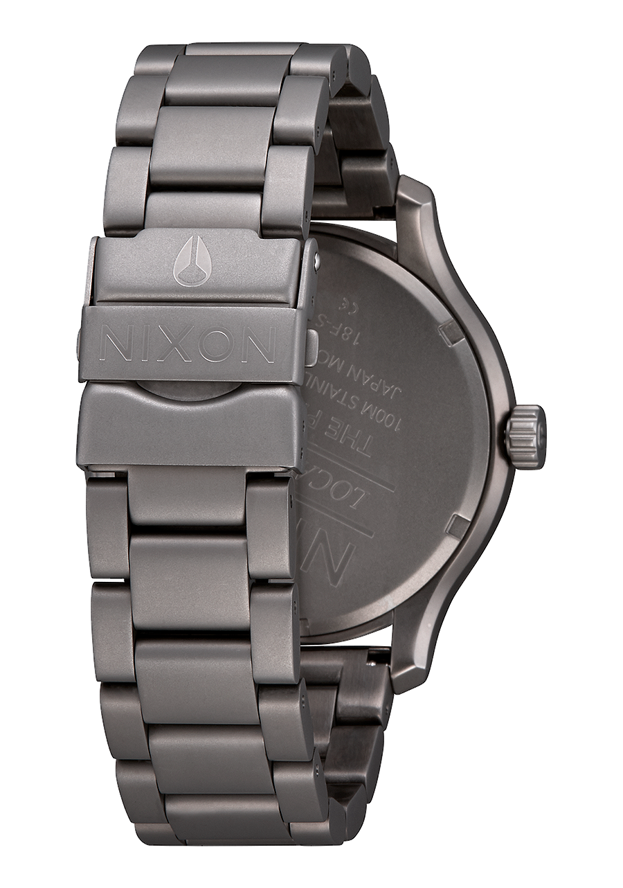 Nixon watch 100m deals