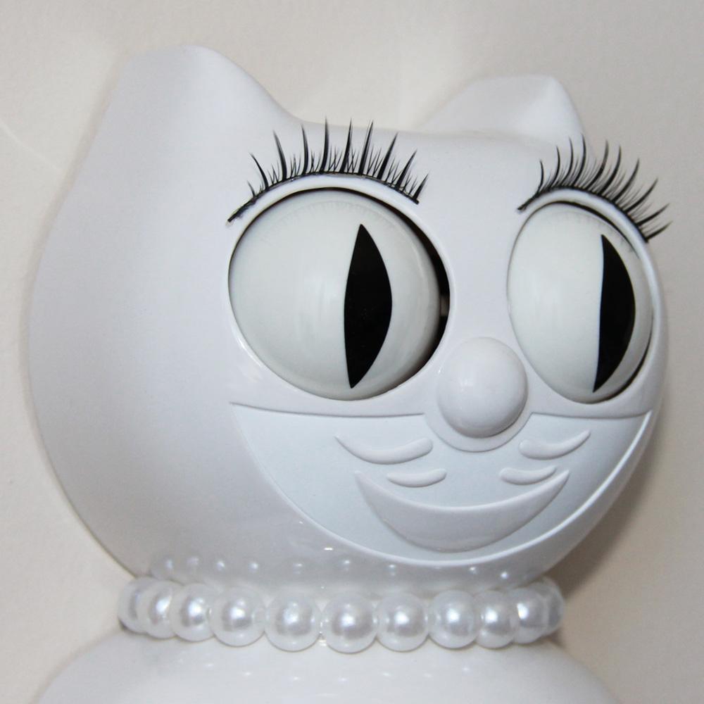 White Lady  Kit-Cat® Klock