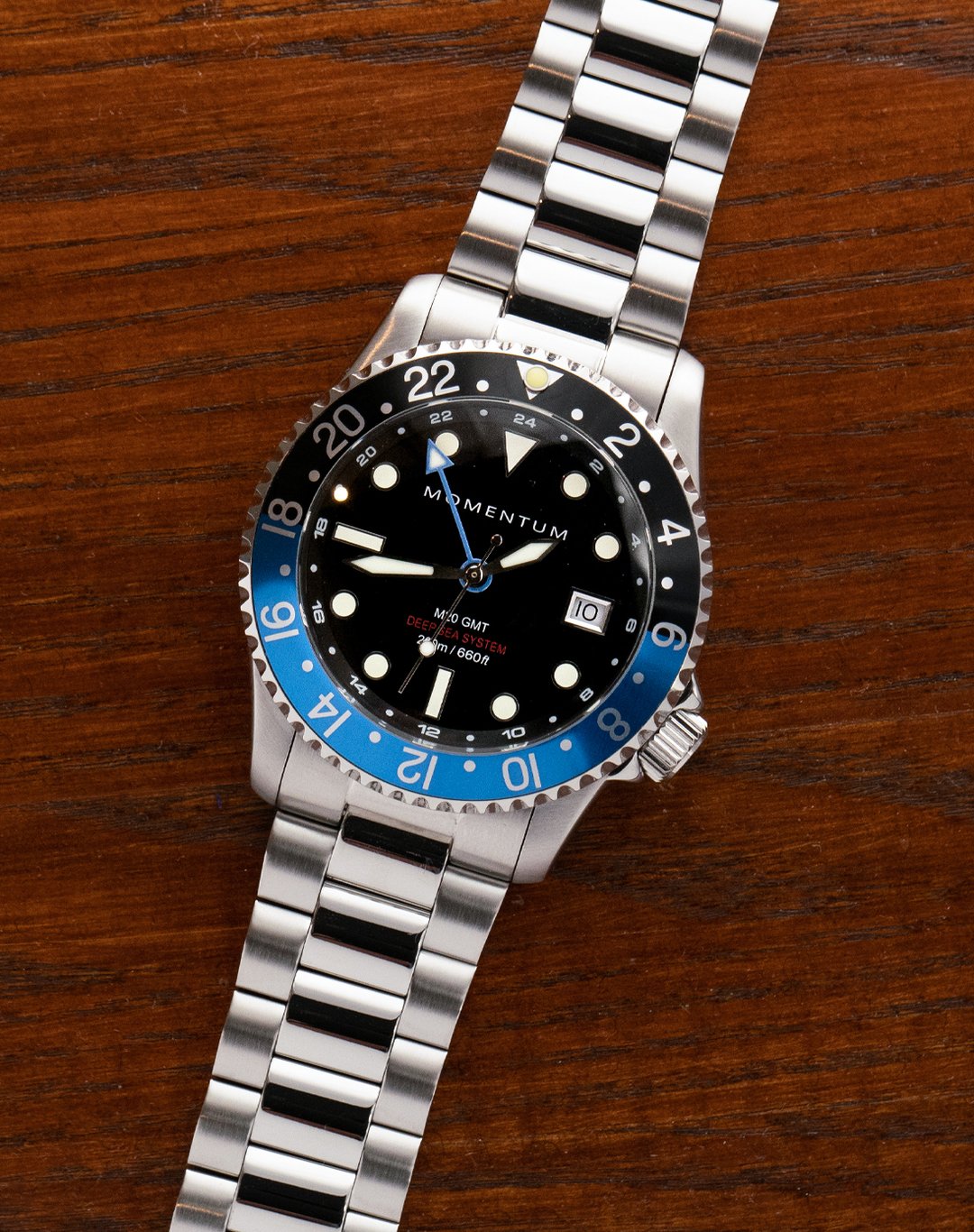 Momentum M20 GMT DSS - Batman Bezel
