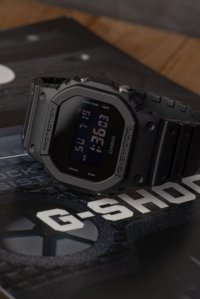 Casio G-Shock -  Digital - Black DW5600BB-1