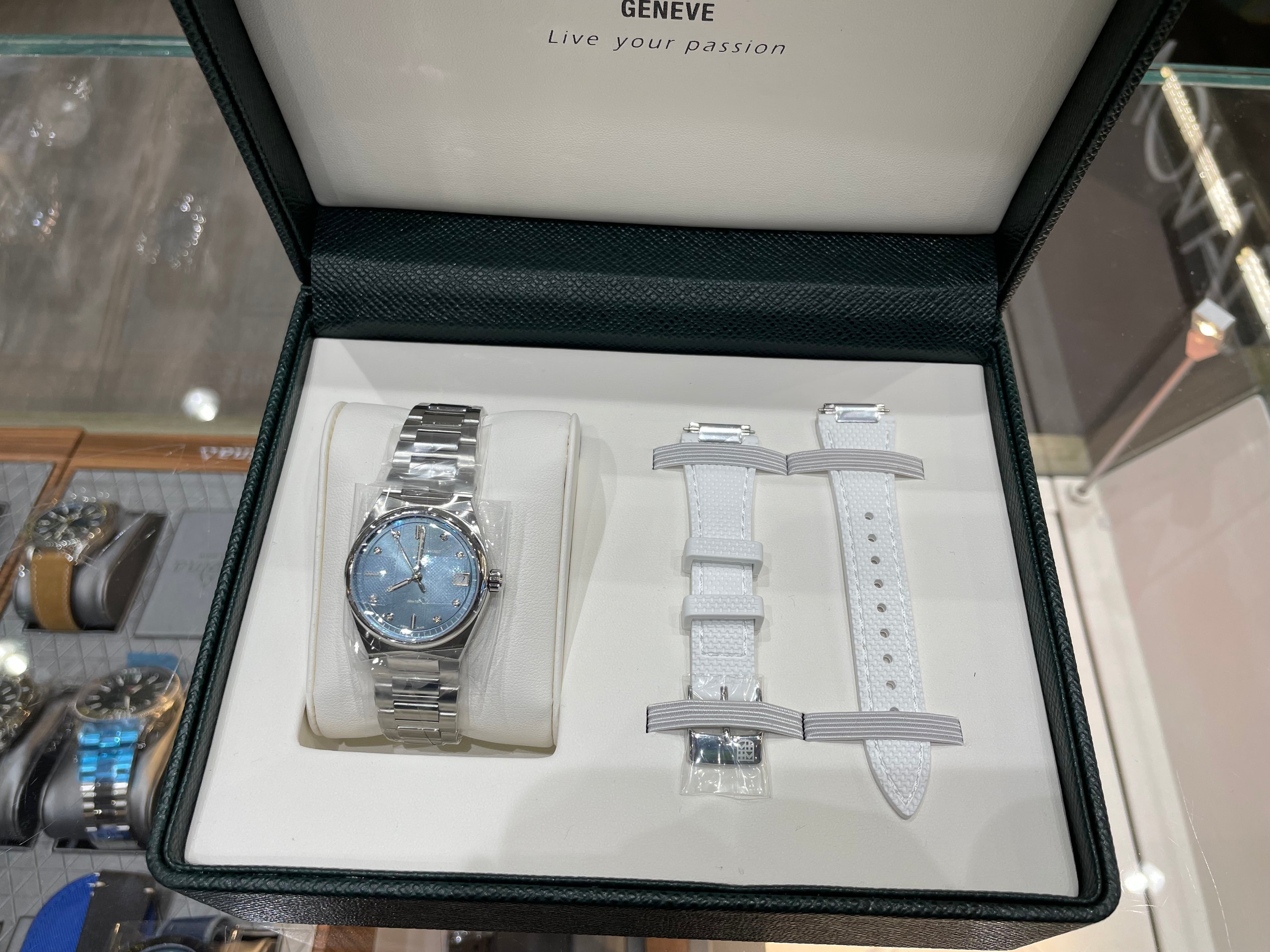 Frederique Constant - Highlife FC-240LND2NH6B